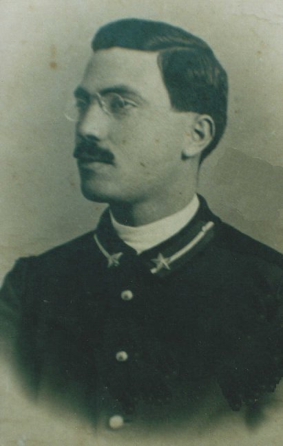 Don Carmine Cortese, cappellano militare in un ritratto del 1915.